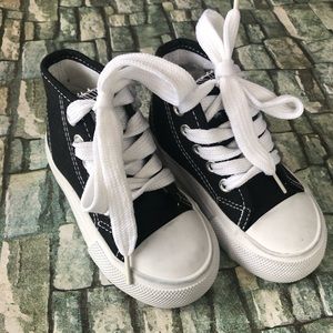 Kids Black Canvas High-Tops Sz 5